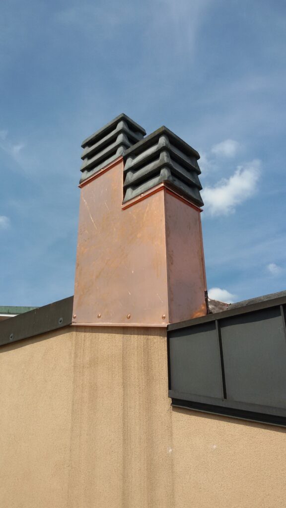 Dettaglio di pluviale in rame