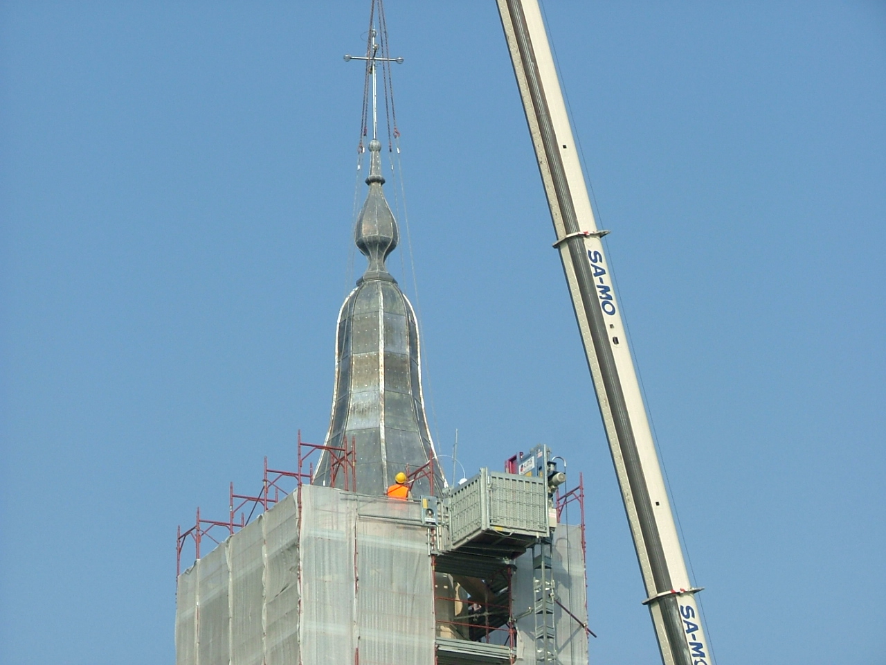 Canali di gronda installati su edificio civile